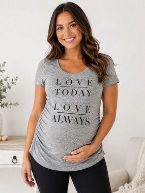 Great Expectations Maternity Love Graphic Tee Size M 8–10 🔥 50% OFF MY ENTIRE CL